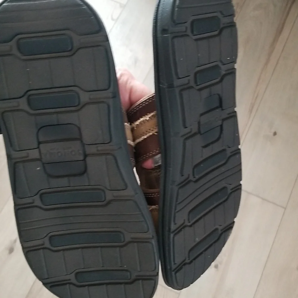 Sonoma mens slip on sandals sz 10 m